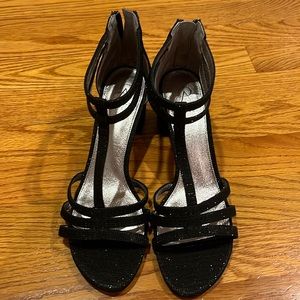 Adrianna Papell black metallic size 8 1/2
